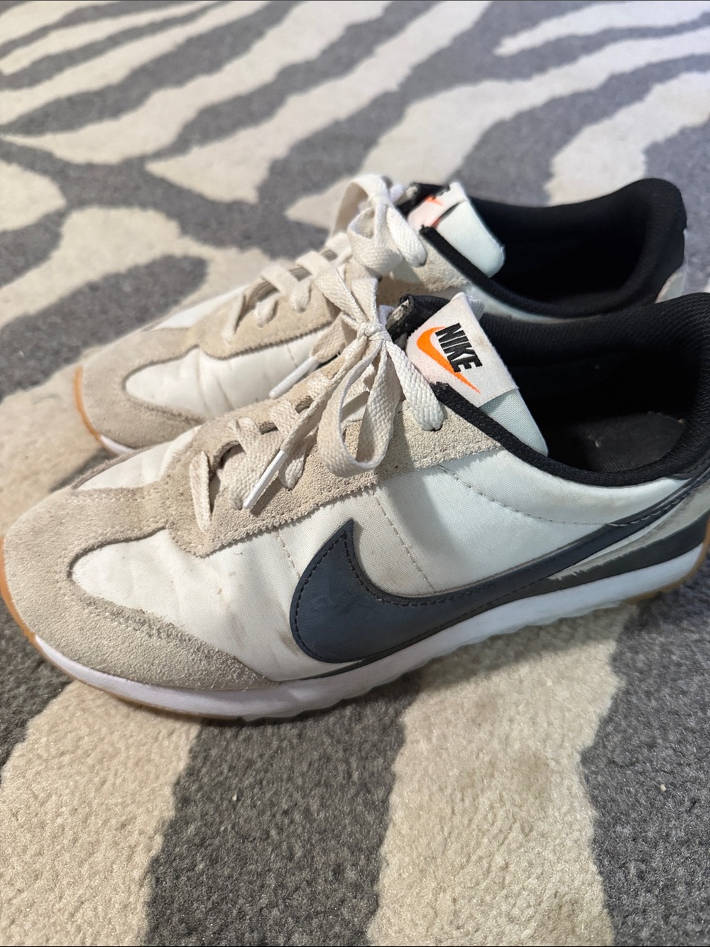 Nike women’s  Low-Top Sneakers in White, Gray & Black